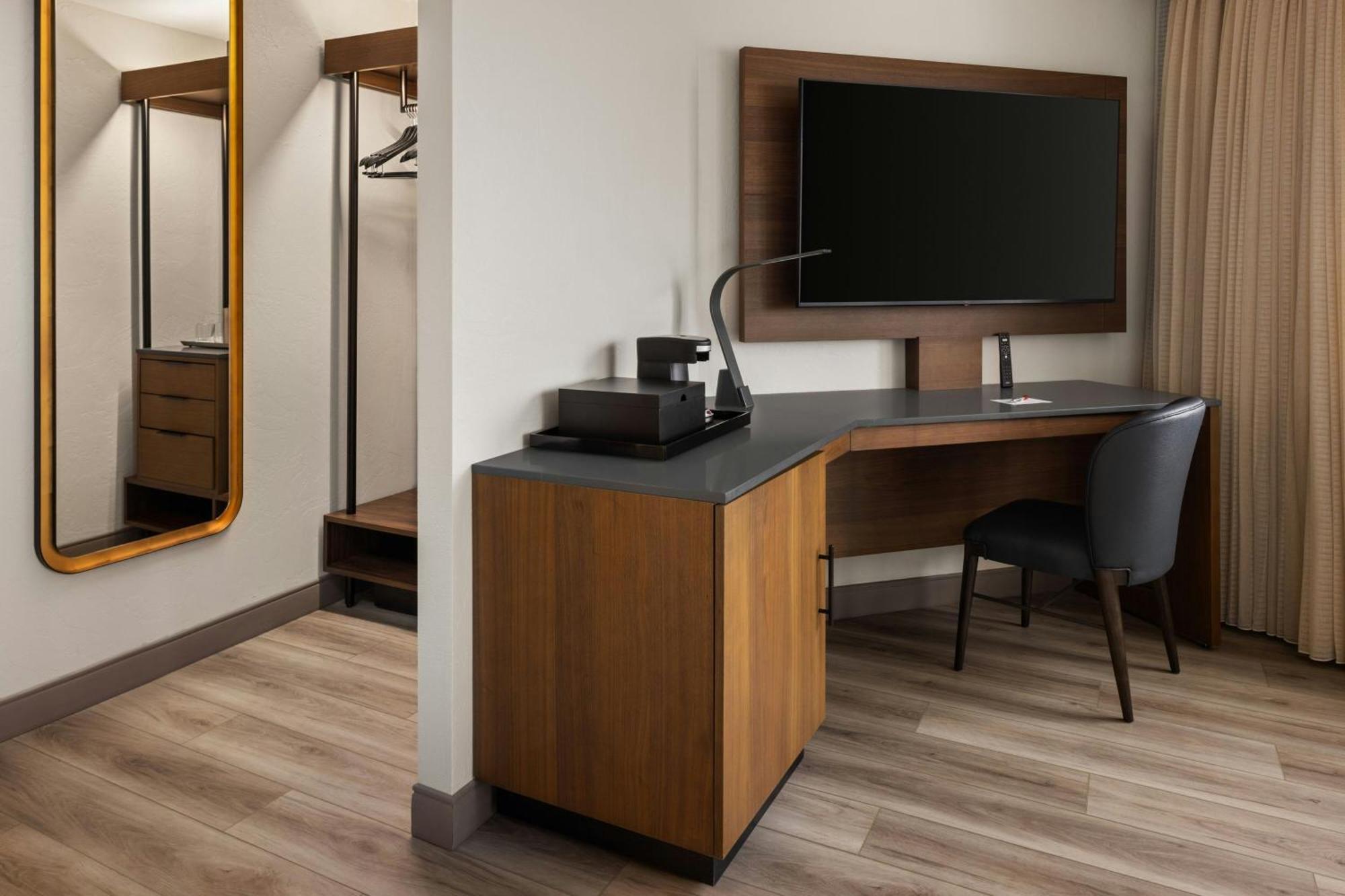 Oshkosh Marriott Waterfront Hotel & Convention Center Exterior foto